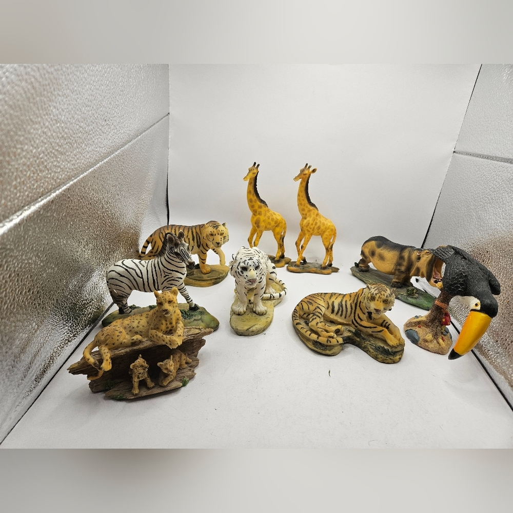 9 Vintage Polystone Figurines Greenbriar Tiger, Hippo, Giraffe, Zebra, Cheetah. 
